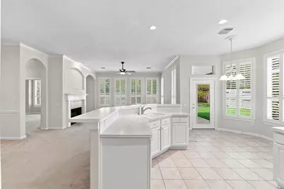 23 S Belfair Place, The Woodlands, TX 77382 - Photo 11