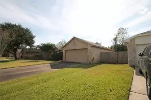 3410 Hillstone Dr, Sugar Land, TX 77479 - Photo 31