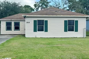 2918 3rd Ave N, Texas City, TX 77590 - Photo 1