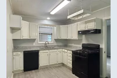 2918 3rd Avenue N, Texas City, TX 77590 - Photo 5