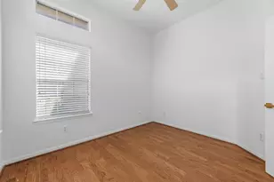 10822 Wysall Cliff Ct, Houston, UT 77064 - Photo 9