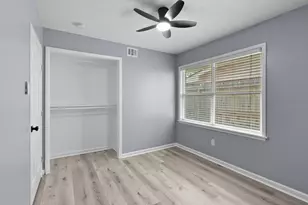 2131 Counter Point Dr, Houston, TX 77055 - Photo 19