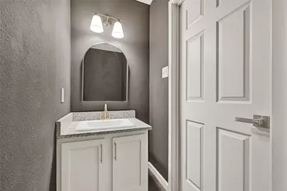 7 S Cypress Pine Drive, The Woodlands, TX 77381 - Photo 15