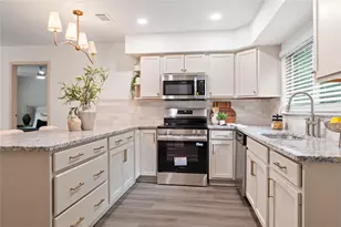 7 S Cypress Pine Dr, The Woodlands, TX 77381 - Photo 5