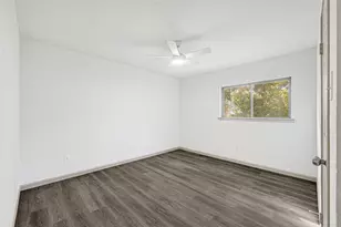 7 S Cypress Pine Dr, The Woodlands, TX 77381 - Photo 17