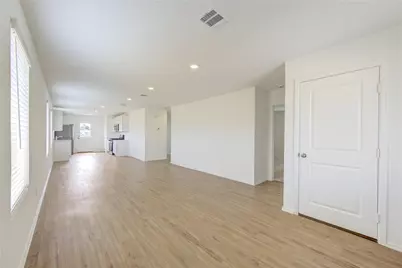 617 Roaring Falls Drive, Willis, TX 77378 - Photo 5