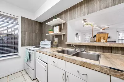 10555 Turtlewood Court #3008, Houston, TX 77072 - Photo 7