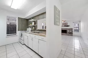 10555 Turtlewood Ct, Houston, TX 77072 - Photo 9