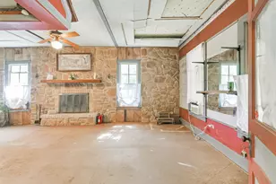 6606 Longpoint Rd, Burton, TX 77835 - Photo 5