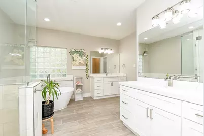 59 Champion Villa Drive, Houston, TX 77069 - Photo 5