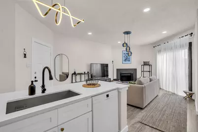 10855 Meadowglen Lane #604, Houston, TX 77042 - Photo 5