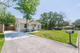 401 Oaklawn St, League City, TX 77573 - Photo 1