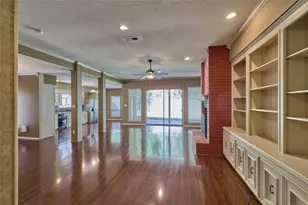 80 Rolling Hills Dr, Conroe, TX 77304 - Photo 11