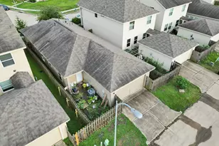 7402 Granite Terrace Ln, Houston, TX 77083 - Photo 25