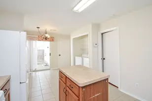 6138 Settlers Lake Cir E, Katy, TX 77449 - Photo 9