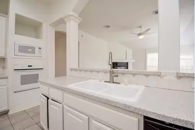 13111 Ivyhurst Lane, Houston, TX 77082 - Photo 17