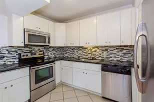 3401 Timmons Ln, Houston, TX 77027 - Photo 9