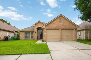 4231 Applerock Dr, Baytown, TX 77521 - Photo 1