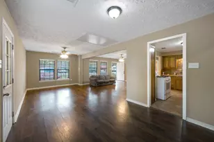 130 Airway Dr, Houston, TX 77037 - Photo 9