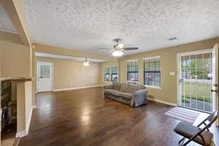 130 Airway Dr, Houston, TX 77037 - Photo 7