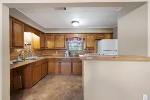 130 Airway Dr, Houston, TX 77037 - Photo 13