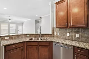 13846 McKinney Creek Ln, Houston, TX 77044 - Photo 11