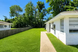 7818 Oak Knoll Ln Ln, Houston, TX 77028 - Photo 17