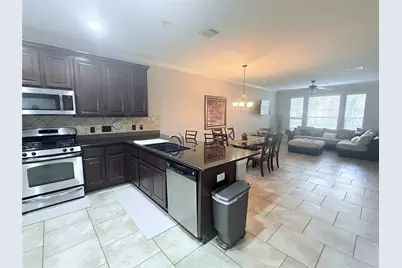 27 Umbria Lane, The Woodlands, TX 77382 - Photo 7