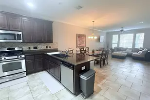 27 Umbria Ln, The Woodlands, TX 77382 - Photo 7