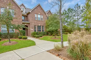27 Umbria Ln, The Woodlands, TX 77382 - Photo 3