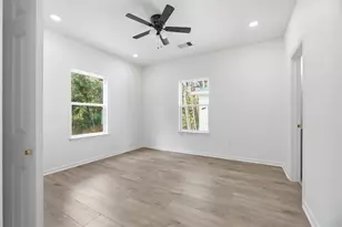 1913 Ross Ave, Cleveland, TX 77327 - Photo 11