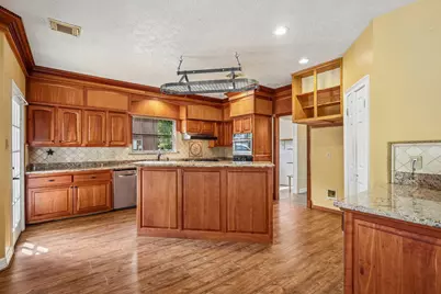 907 Remington Court, Friendswood, TX 77546 - Photo 9