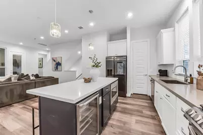 2804 Grand Fountains Drive #D, Houston, TX 77054 - Photo 7