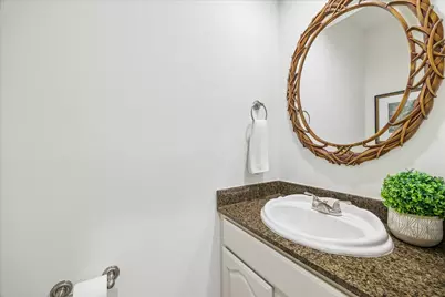 11711 Memorial Drive #105, Houston, TX 77024 - Photo 15