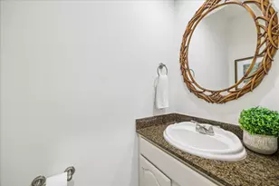 11711 Memorial Dr, Houston, TX 77024 - Photo 15