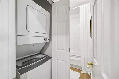 11711 Memorial Drive #105, Houston, TX 77024 - Photo 13