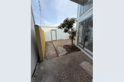 1913 Bittercreek Drive, Houston, TX 77042 - Photo 17