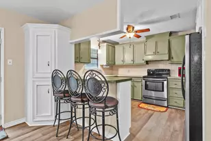 13677 Hillcrest Manor Dr, Willis, TX 77318 - Photo 9