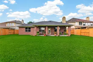 405 Wickford Ct, League City, TX 77573 - Photo 15