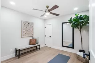 7525 Middlewood St, Houston, TX 77063 - Photo 33