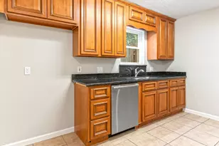 2204 Gontier Dr, Bay City, TX 77414 - Photo 7