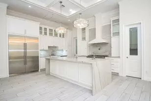 422 Mignon Ln, Houston, TX 77024 - Photo 9