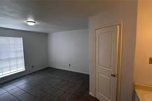 9090 S Braeswood Blvd, Houston, TX 77074 - Photo 9