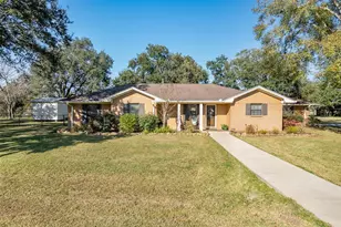 105 Alice St, Anahuac, TX 77514 - Photo 1