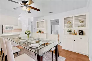 105 Alice St, Anahuac, TX 77514 - Photo 5