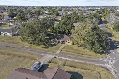 105 Alice Street, Anahuac, TX 77514 - Photo 31