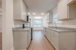 39 Greenbriar Loop, Angleton, TX 77515 - Photo 3