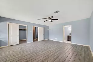 6022 Lyndhurst Dr, Houston, TX 77033 - Photo 9