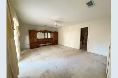 5622 Green Springs Drive, Houston, TX 77066 - Photo 9