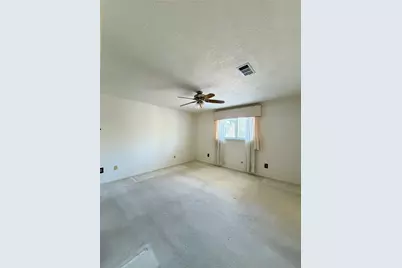 5622 Green Springs Drive, Houston, TX 77066 - Photo 15